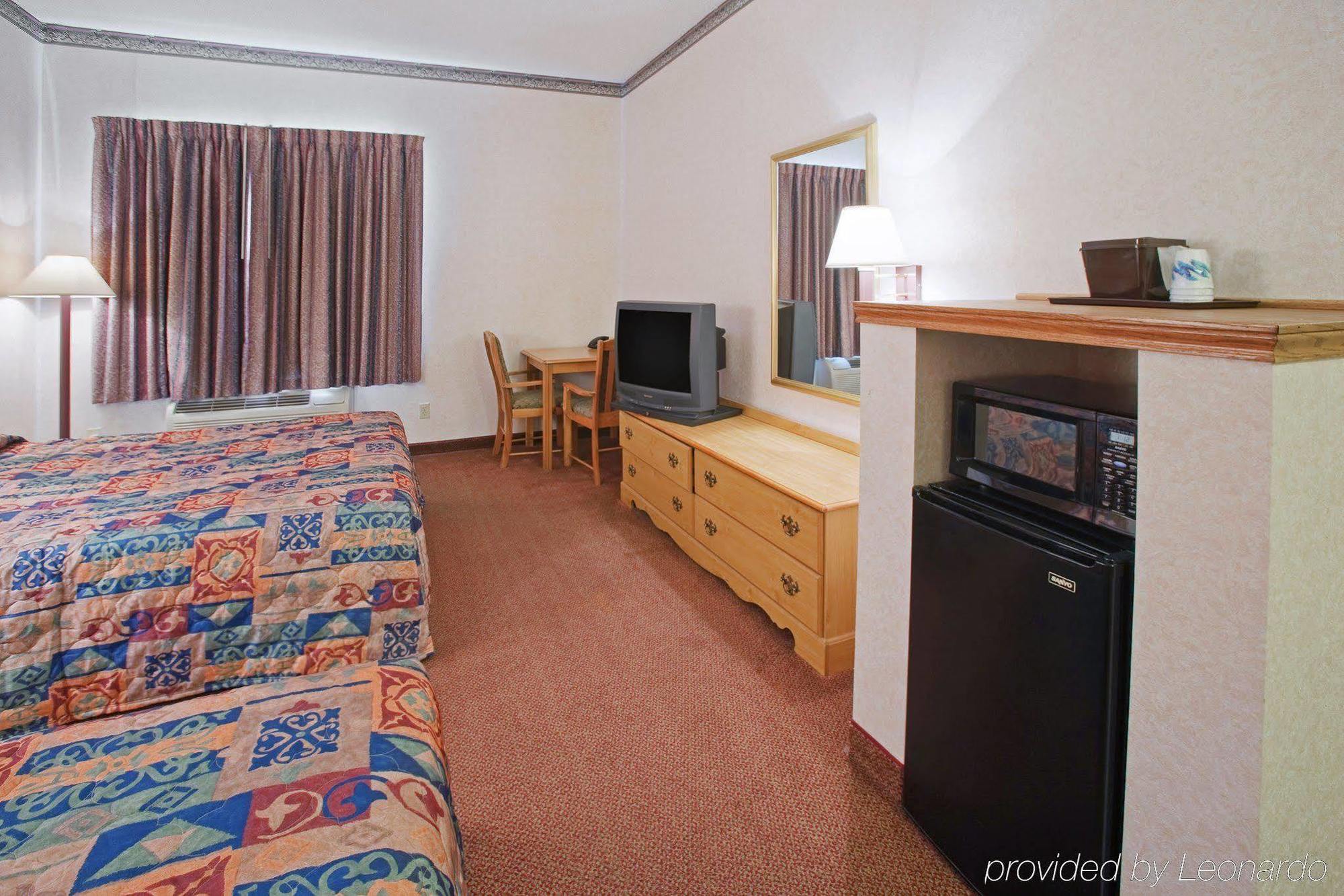 Americas Best Value Inn Kilgore Room photo